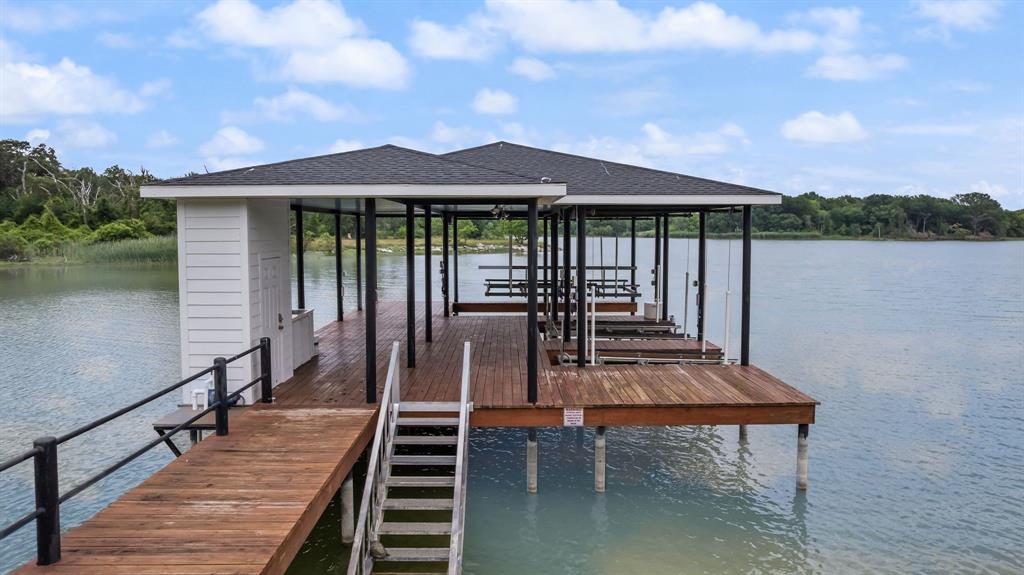 Kerens, Texas, 75144, United States, 4 Bedrooms Bedrooms, ,5 BathroomsBathrooms,Residential,Active,2045609