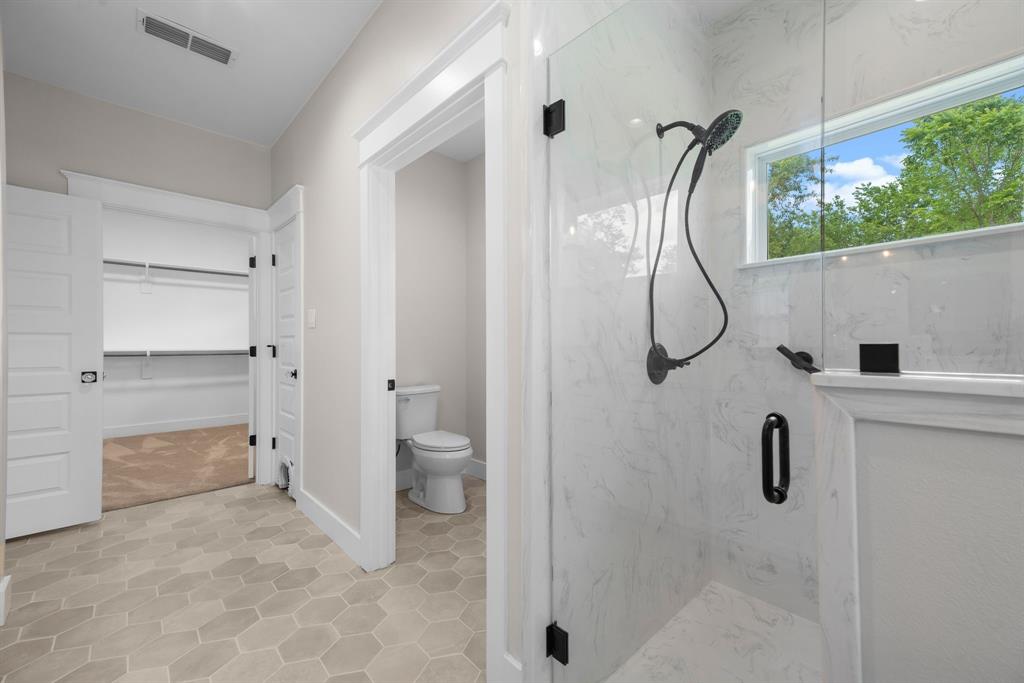 Kerens, Texas, 75144, United States, 4 Bedrooms Bedrooms, ,5 BathroomsBathrooms,Residential,Active,2045609
