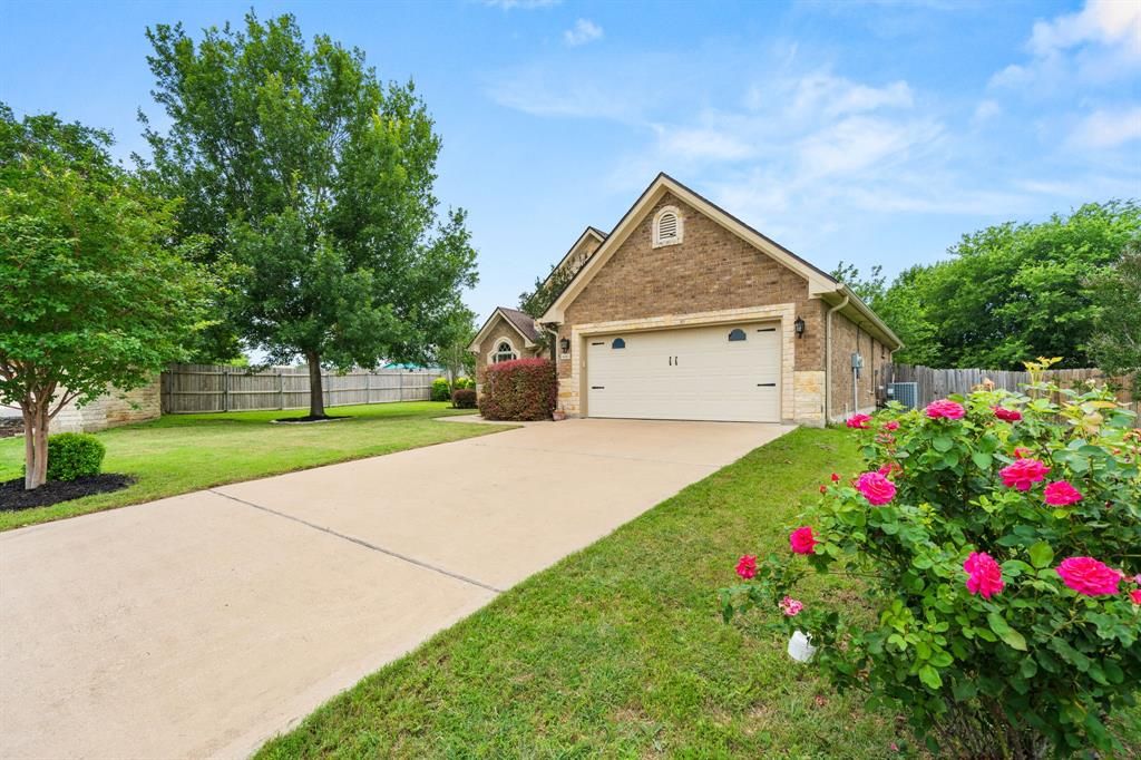Photo of 806 Marshall Drive, Belton, TX 76513 (MLS # 21273169)