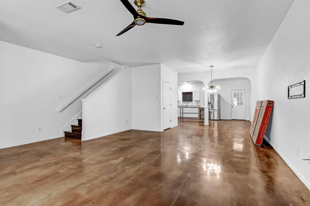 STARR ROW BLK 90 - Residential Lease