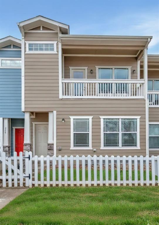 STARR ROW BLK 90 - Residential Lease