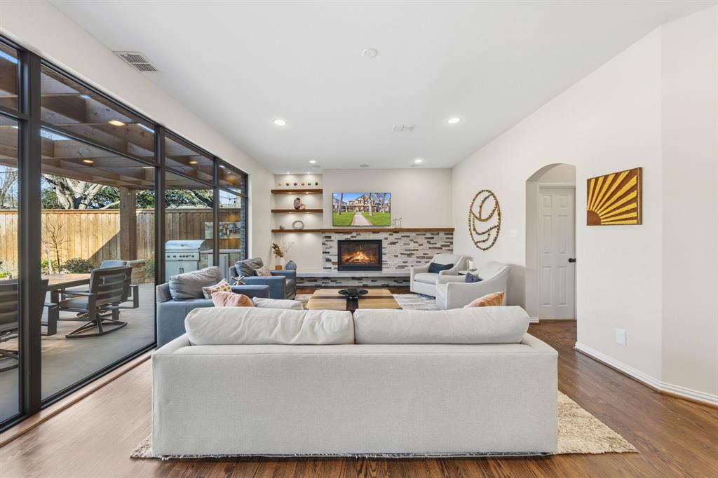 6239 Vanderbilt Avenue