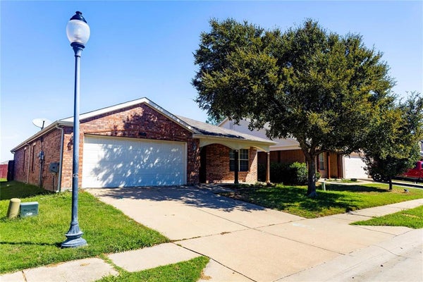 8929 SAGEBRUSH TRL, CROSS ROADS, TX 76227 - Image ef40df1a445e63f45bd2e7ce9b070e78/1854264798