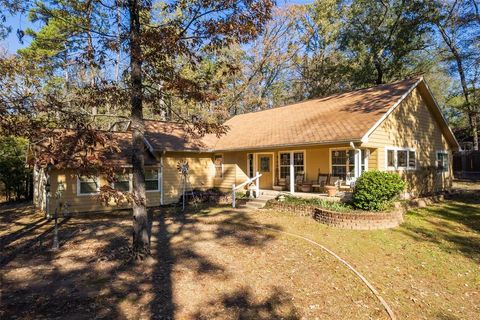 Photo of 111 King James, Scroggins, TX 75480 (MLS # 21126823)