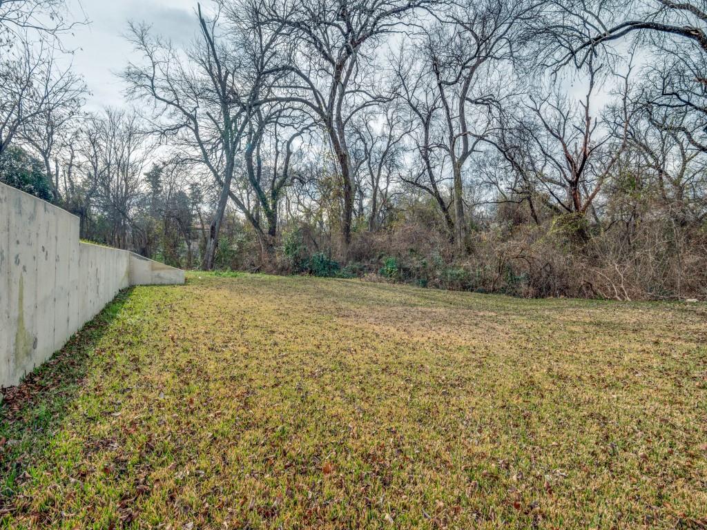 Woodacres Corner - Residential