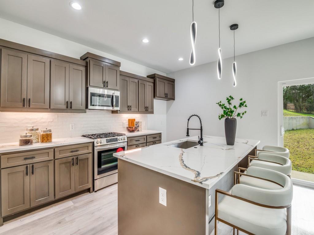 Woodacres Corner - Residential