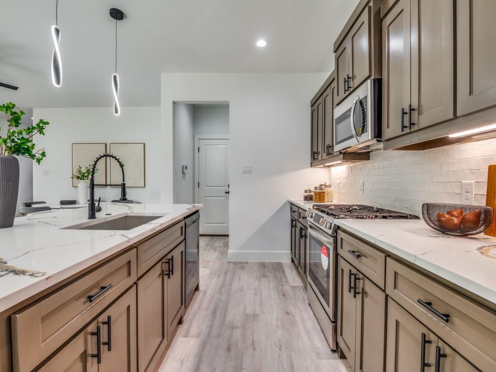 Woodacres Corner - Residential