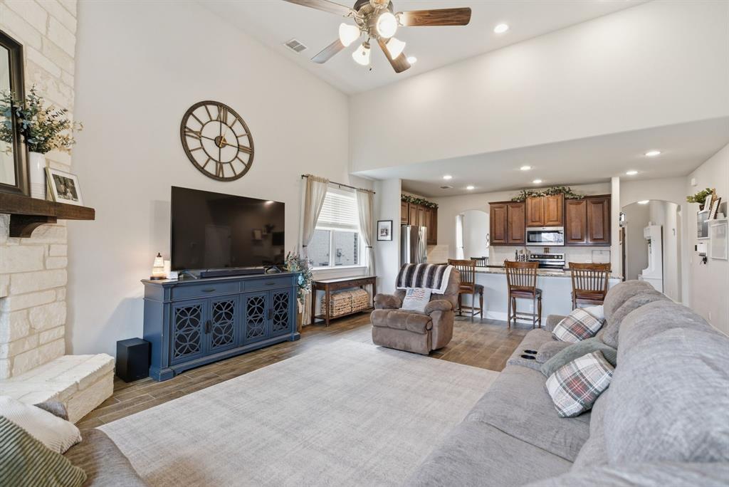 620 Leadtree Trail