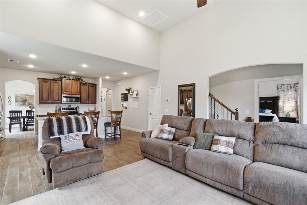 620 Leadtree Trail