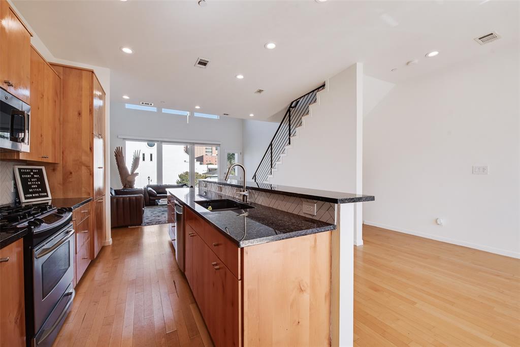 959 West Bluff Condo - Residential