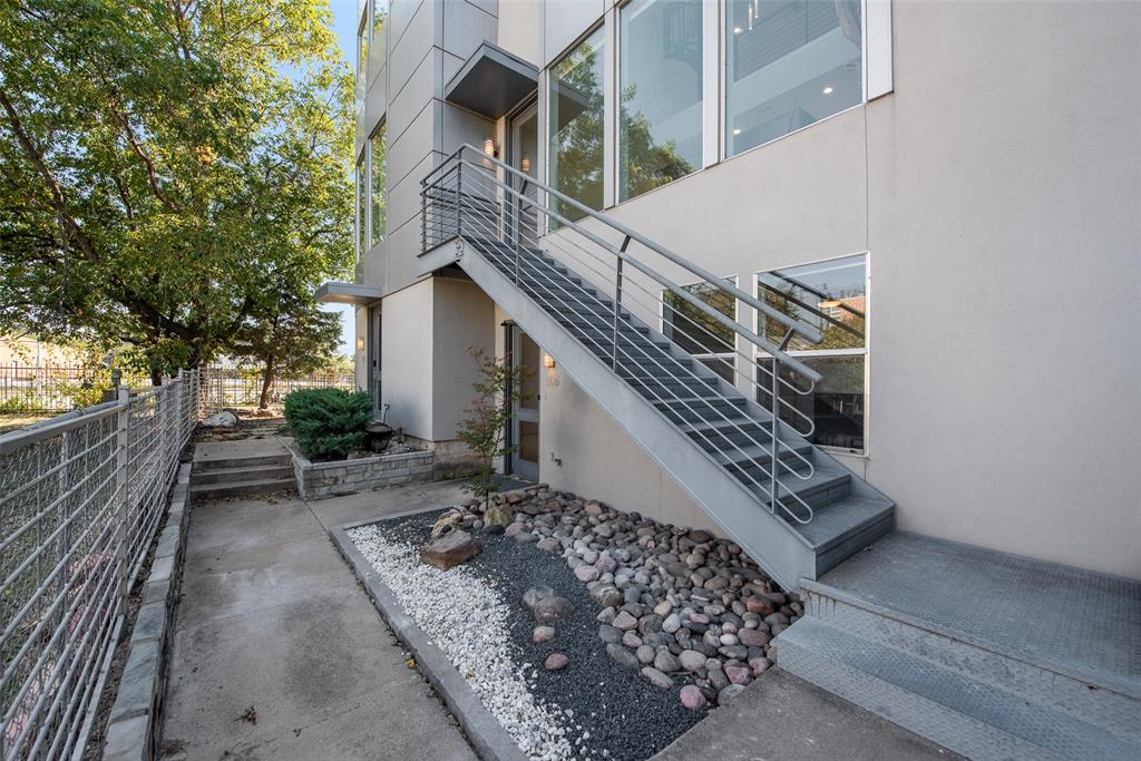 959 West Bluff Condo - Residential