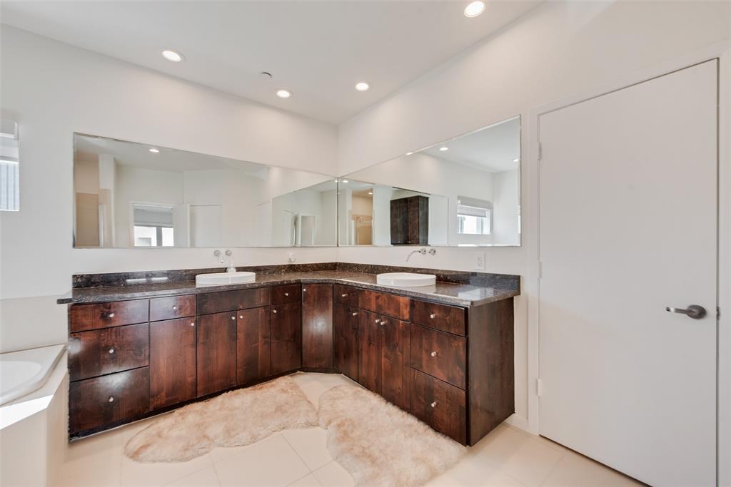 959 West Bluff Condo - Residential