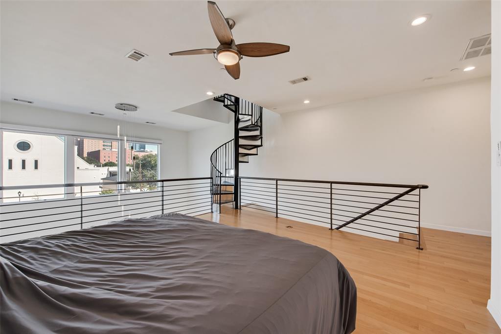 959 West Bluff Condo - Residential