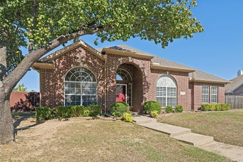 Photo of 4714 Parkhaven Drive, Garland, TX 75043 (MLS # 21408182)
