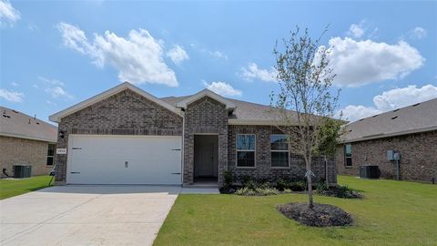 1004 TRACTION Trail Cleburne TX 76031