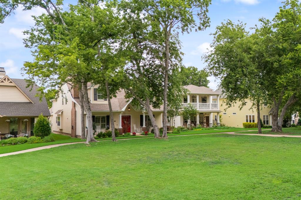 895 Ivy Lane