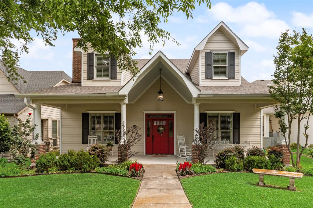 895 Ivy Lane