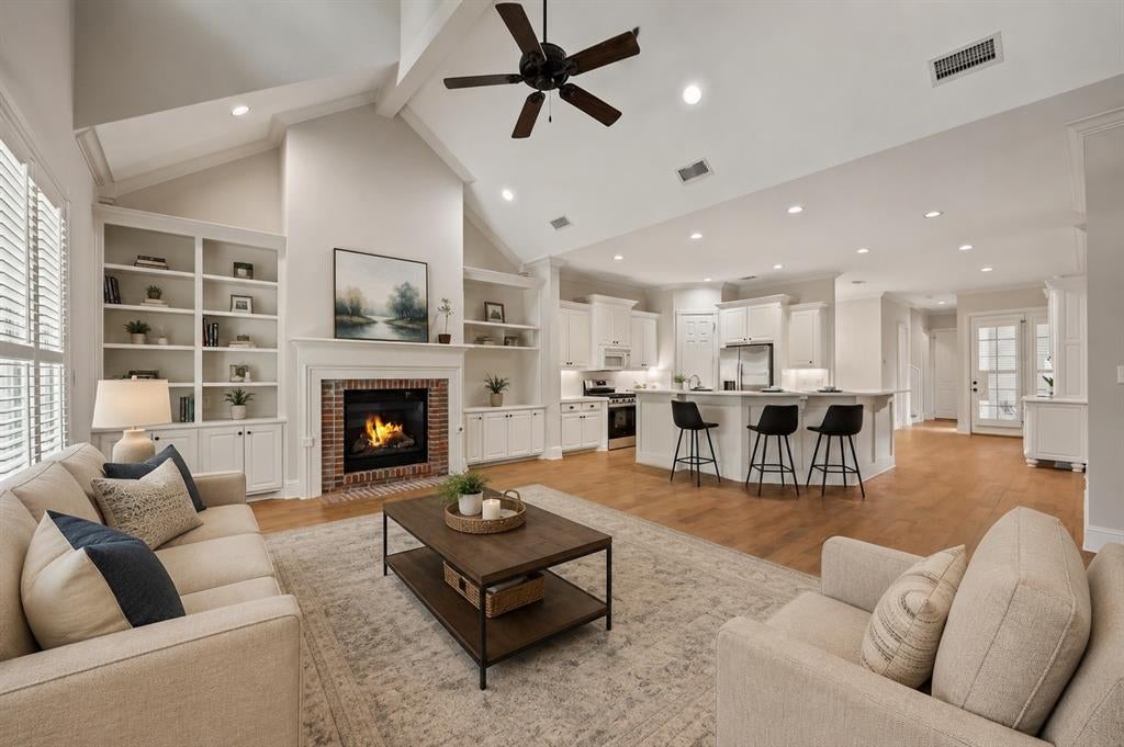 895 Ivy Lane