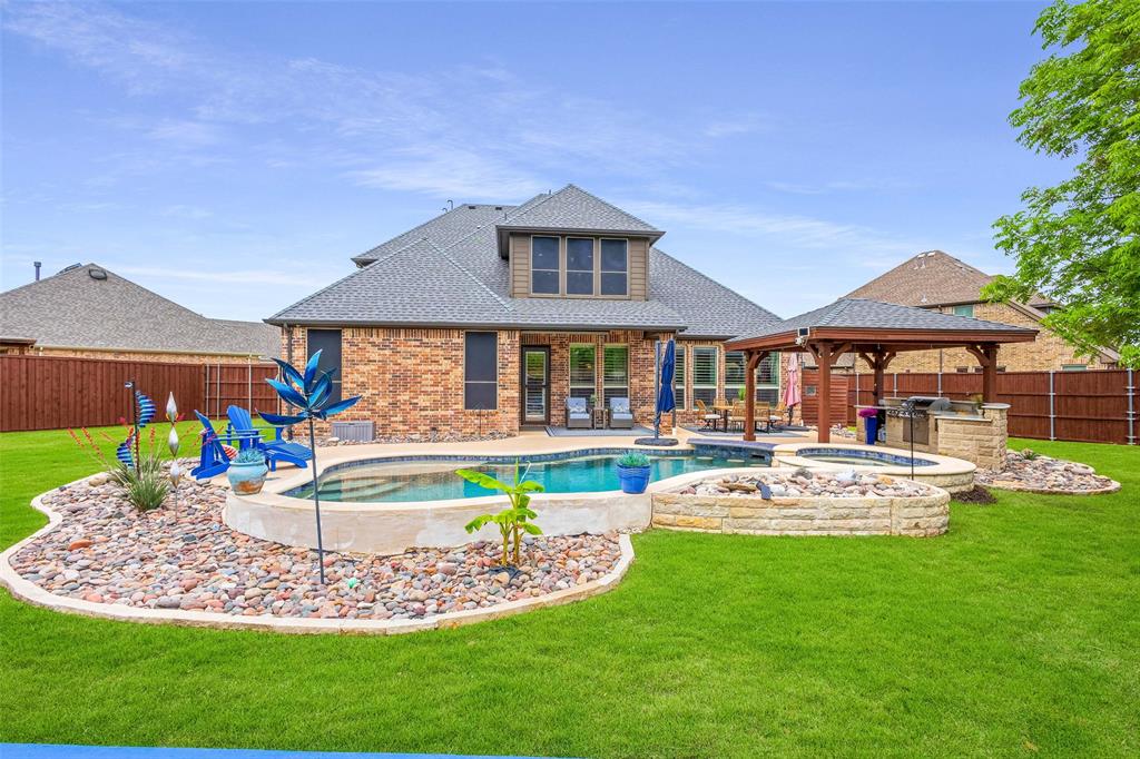 686 Dunhill Lane