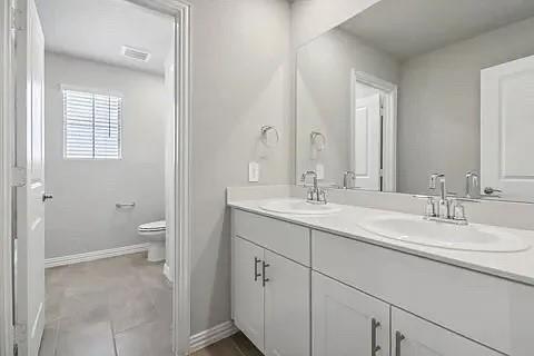 SIMPSON CROSSING PHASE 4 - Residential Lease