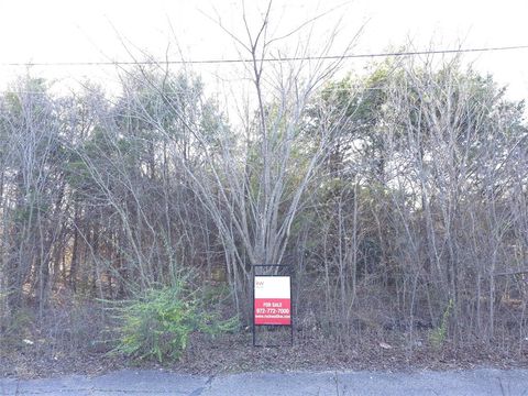 1816 Harrison Street Greenville TX 75401