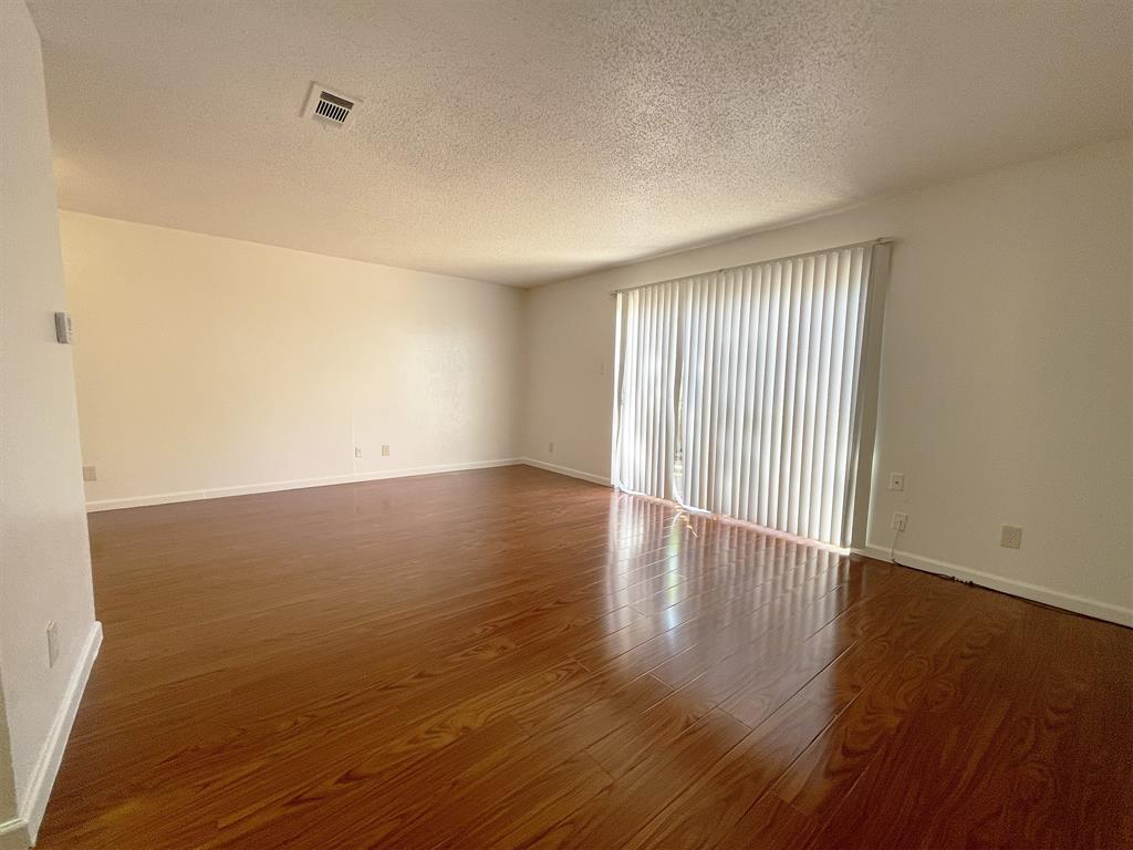 Richardson Life Style Twnhms - Residential