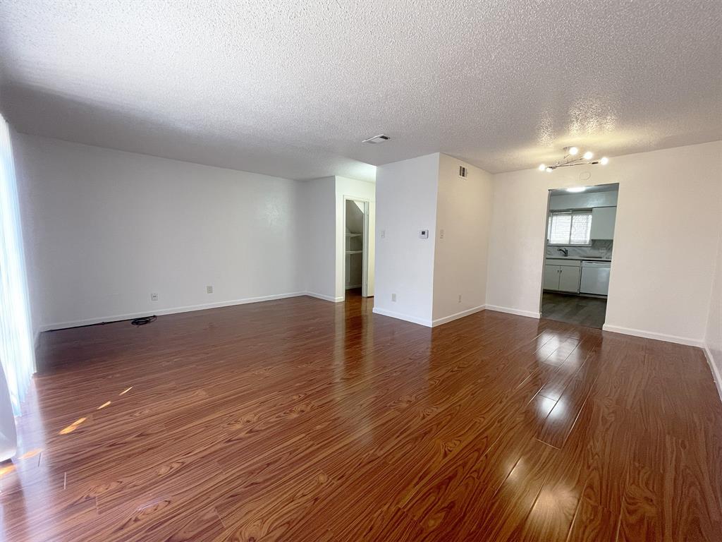 Richardson Life Style Twnhms - Residential
