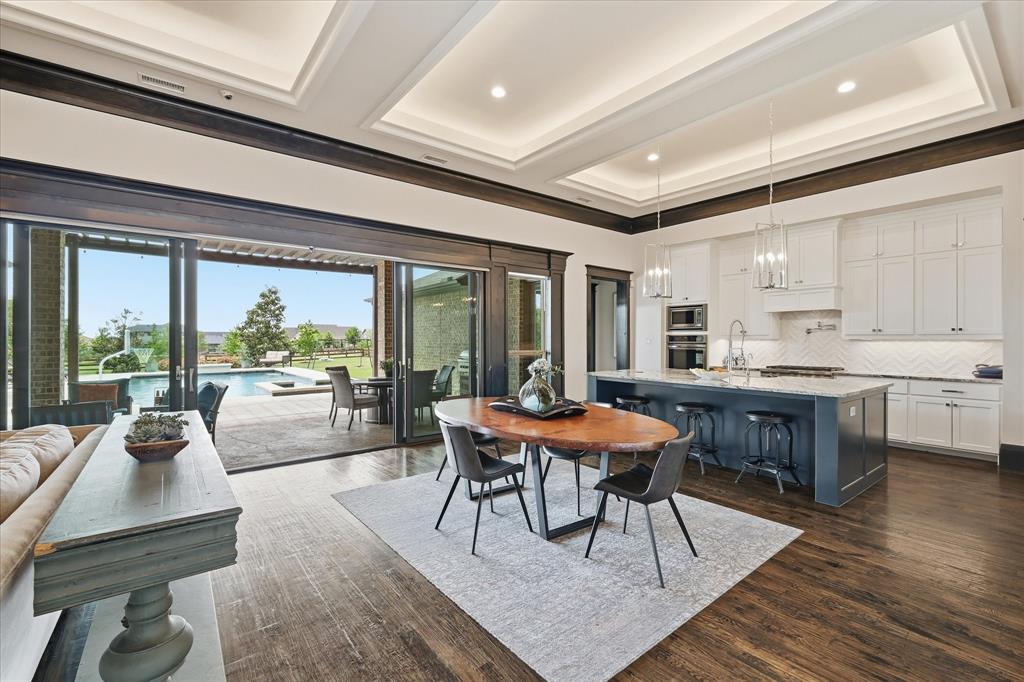 3249 Glenmore Avenue