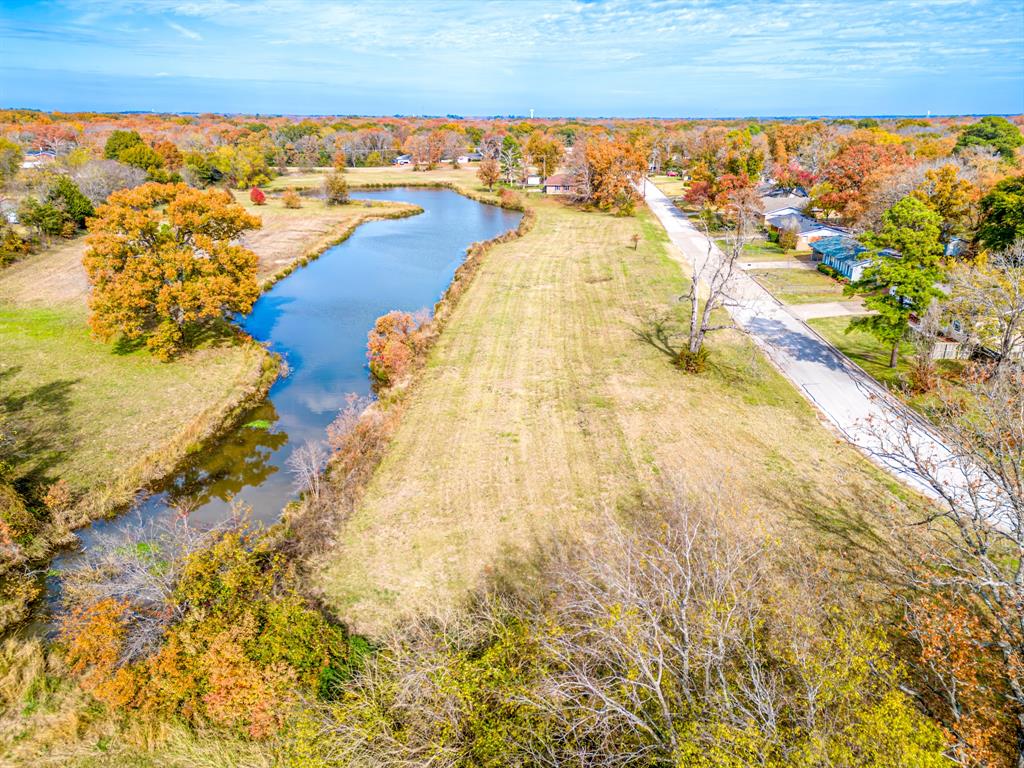 Whispering Oaks - Land