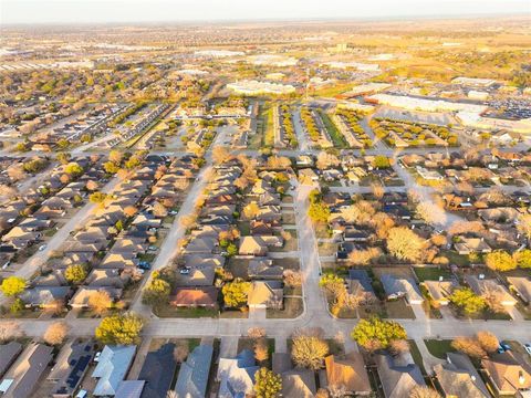 Tiny photo for 701 Queens Drive, Waxahachie, TX 75165 (MLS # 21196121)