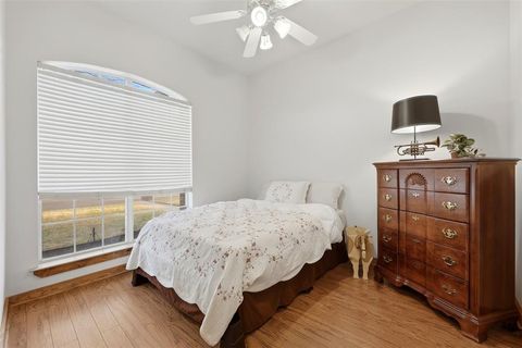 Tiny photo for 701 Queens Drive, Waxahachie, TX 75165 (MLS # 21196121)