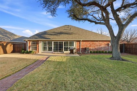 Tiny photo for 701 Queens Drive, Waxahachie, TX 75165 (MLS # 21196121)