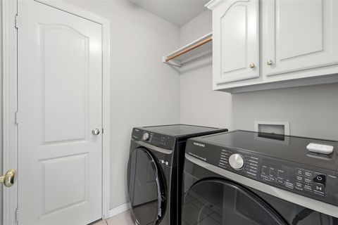 Tiny photo for 701 Queens Drive, Waxahachie, TX 75165 (MLS # 21196121)