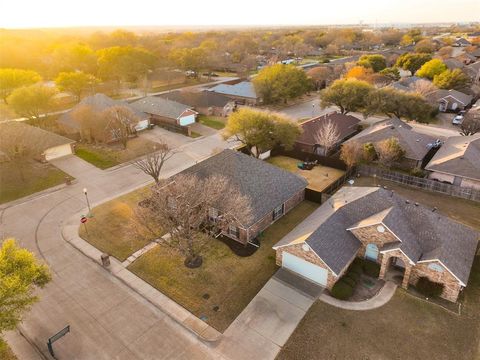 Tiny photo for 701 Queens Drive, Waxahachie, TX 75165 (MLS # 21196121)