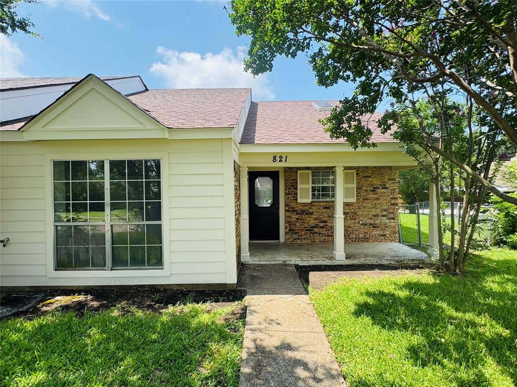 Photo of 821 Colchester Drive, Mesquite, TX 75149 (MLS # 21311972)