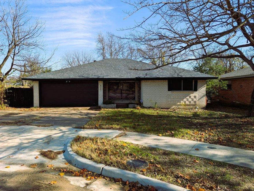 This well-cared-for Dallas home comes with a long list of updates and a comfortable, easygoing layout that makes it easy to picture living here. It’s located in an established neighborhood with convenient access to major highways, shopping, dining, and schools.
Many of the big-ticket items have already been taken care of, including a new roof (2022), complete new plumbing including the service line (2022), updated flooring throughout (2022), new HVAC system (2023), new water heater (2020), and new insulation with solar roof vents installed in August 2025.
Inside, you’ll find bright living spaces, a functional floor plan, and a recently updated kitchen and bathrooms. One bathroom features a relaxing jetted garden tub, while the other offers a modern rainfall shower for a spa-like touch.
The backyard does need some TLC, but it has great potential to become a fun outdoor retreat. A solid head start is already in place with recently updated pool equipment, and the outdoor furniture will convey with the sale, including a bar and table set, making it easy to imagine entertaining once the space is refreshed.
A great option for buyers who want major updates already completed with room to add their own personal touches. Suitable for homeowners or investors alike.