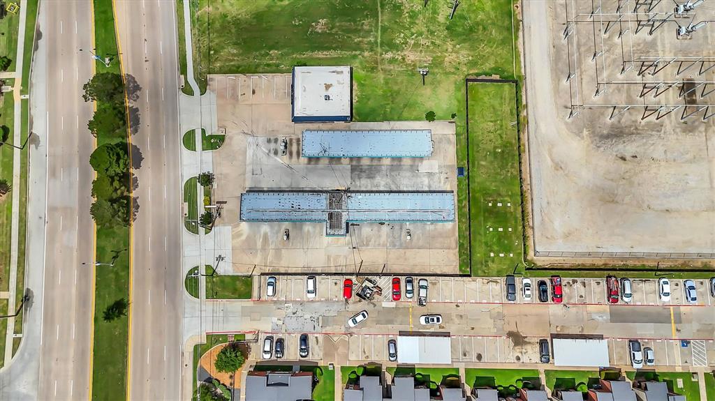 2235 E Pioneer Parkway