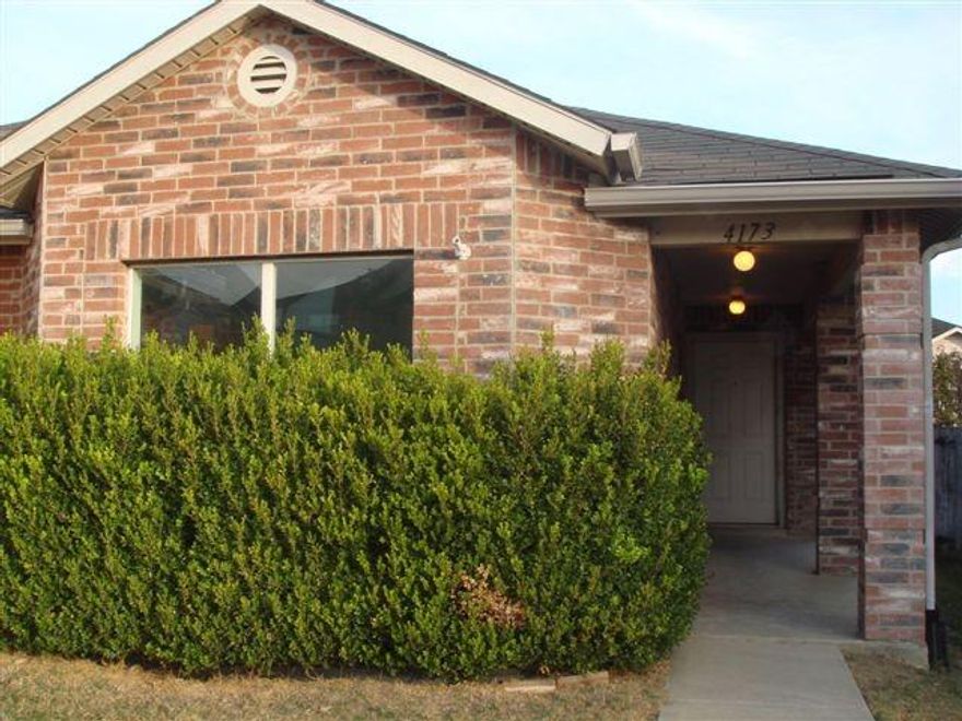 Pet-friendly Keller ISD 3-bed, 2-bath home with a 2-car garage!
Get settled before the holidays—contact your Realtor NOW to snag a showing before it’s gone. 
No pet deposit, pet fees, or pet rent for approved pets (maximum of 2)—a rare find! 
Enjoy laminate flooring in living areas, tile in kitchen and baths, and cozy carpeted bedrooms. 
Non-smoking. Housing vouchers not accepted. HOA fees paid by owner. 
All details to be verified by applicant(s).