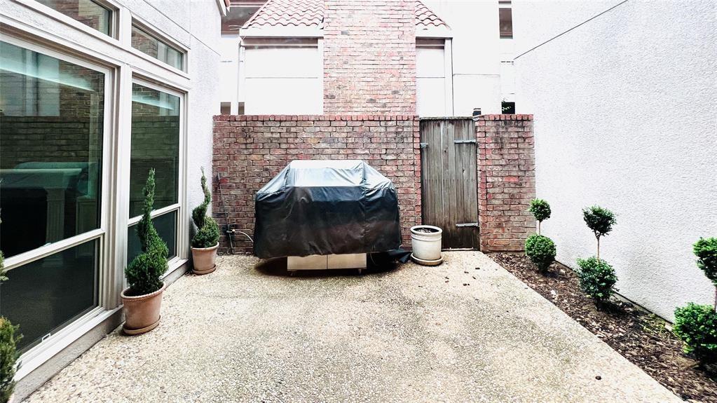 Compound Condos - Residential Lease