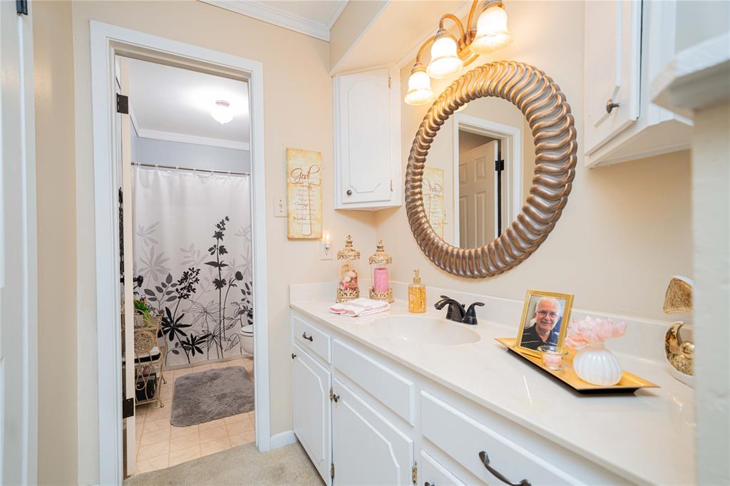 Thomas Manor - Residential