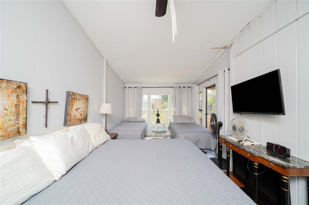 Thomas Manor - Residential