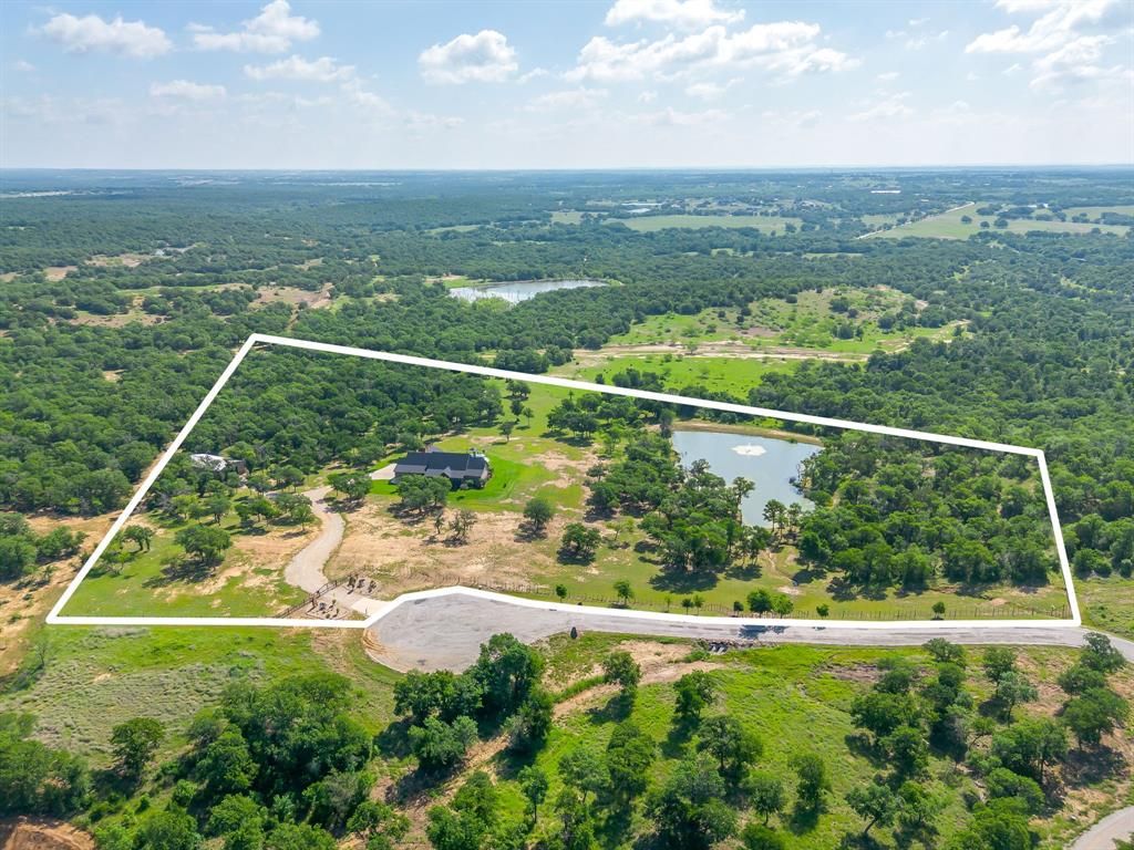 Photo of 138 Calle Encino Lane, Millsap, TX 76066 (MLS # 21251254)