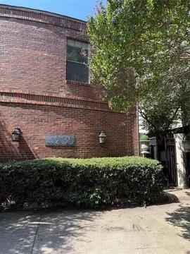 Bowser & Lemmons Oak Lawn - Residential Income