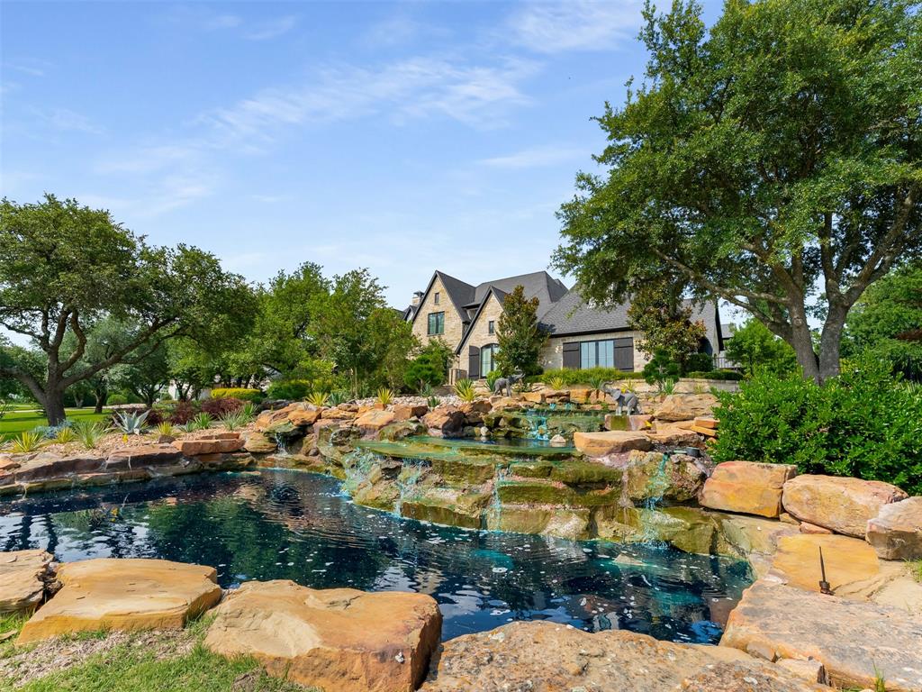 1370 Red Oak Trail