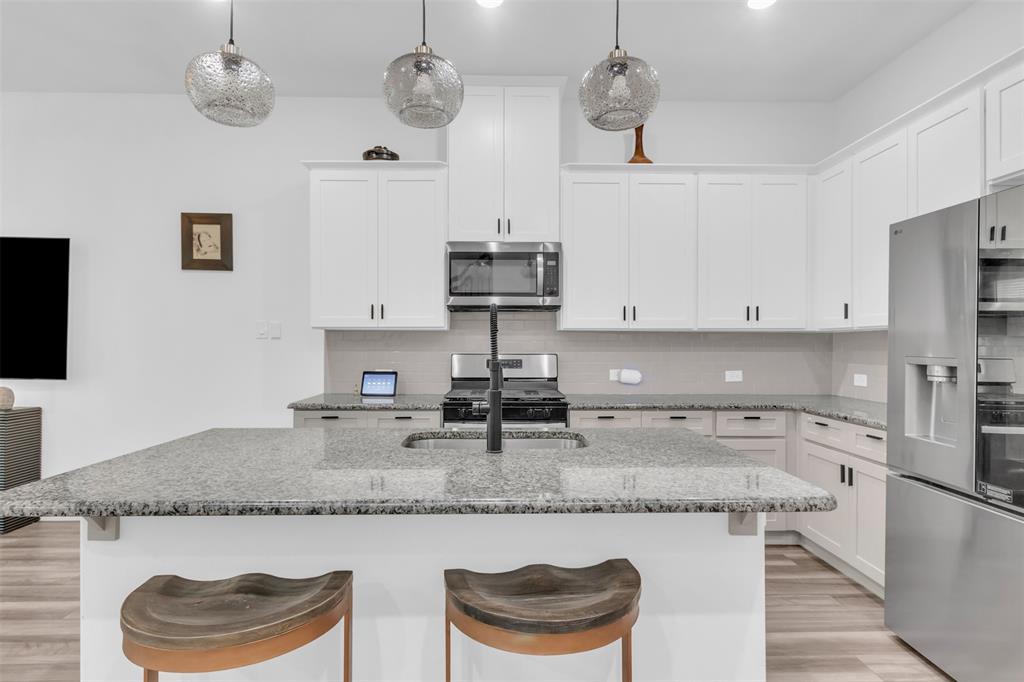 Wade Settlement Ph One - Residential Lease