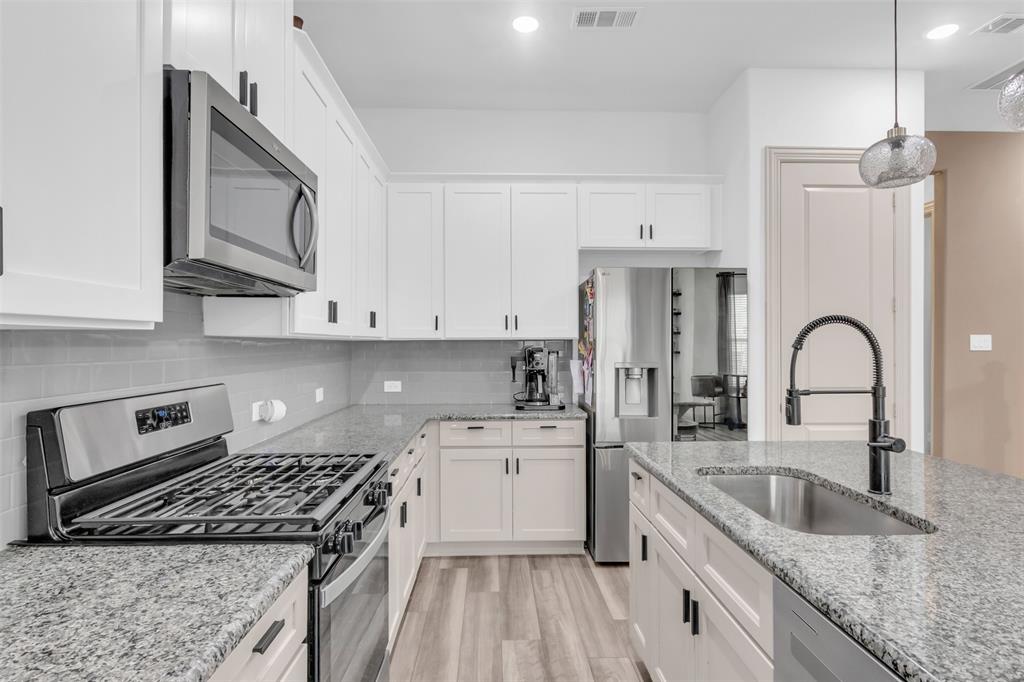 Wade Settlement Ph One - Residential Lease