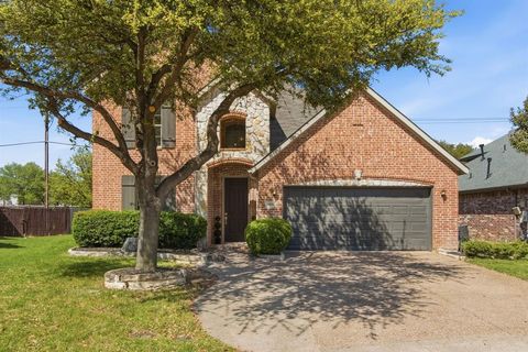 Photo of 1902 Bentwood Court, Grapevine, TX 76051 (MLS # 21210218)