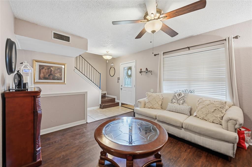 Carriage Hill-Forest Hill - Residential