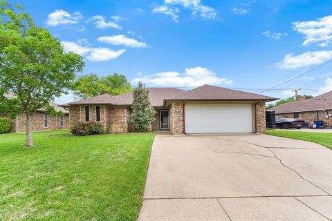 832 Ridgeview Drive Burleson TX 76028