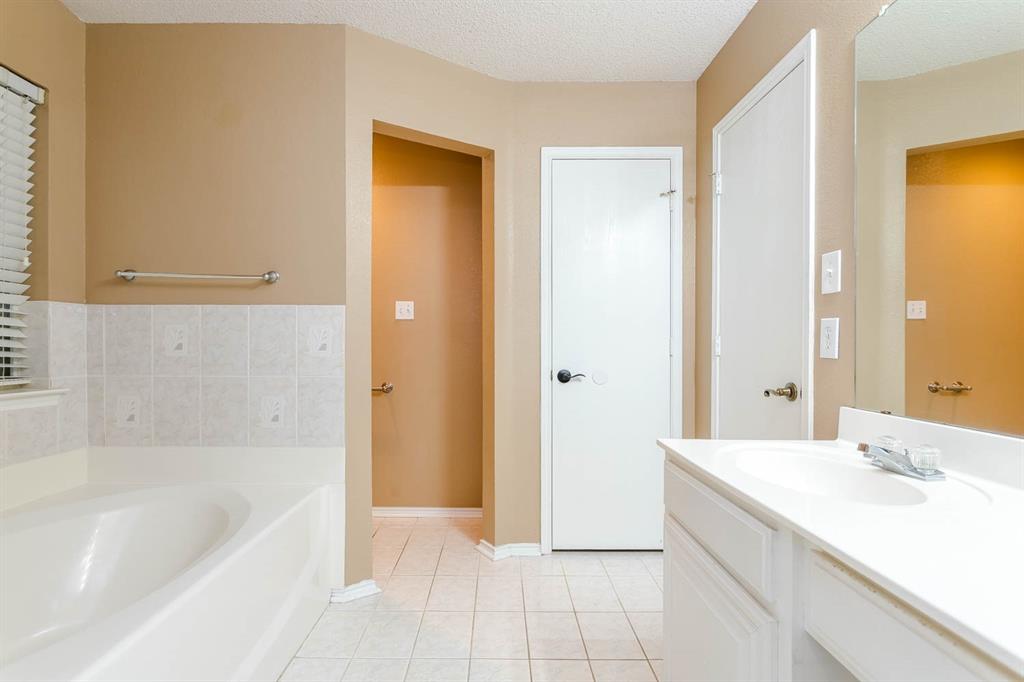 Lonesome Dove Estates Arlingtn - Residential Lease